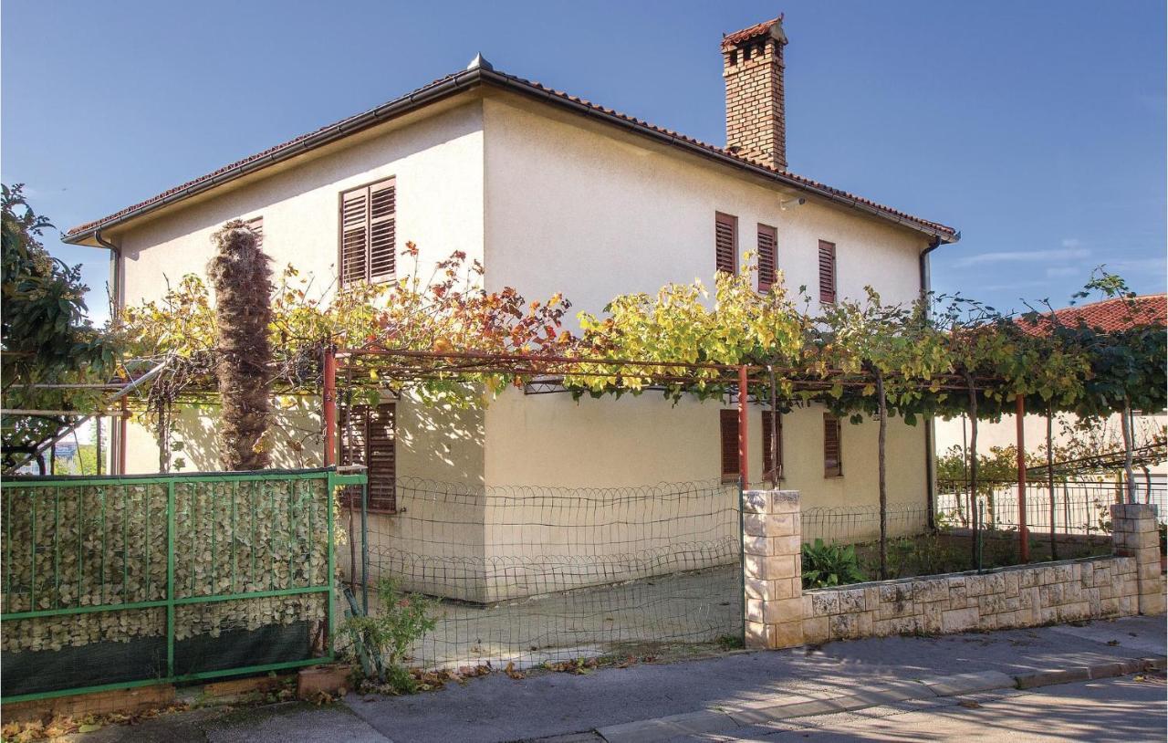 Awesome Apartment In Pula With Wifi Exterior photo